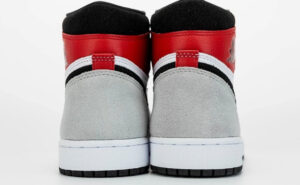 NIKE AIR JORDAN 1 RETRO HIGH SMOKE GREY RED