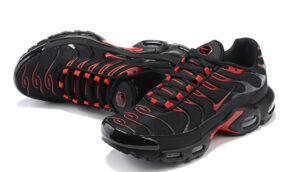 NIKE AIR MAX PLUS TN BLACK RED
