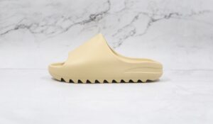 Yeezy Slide Desert Sand
